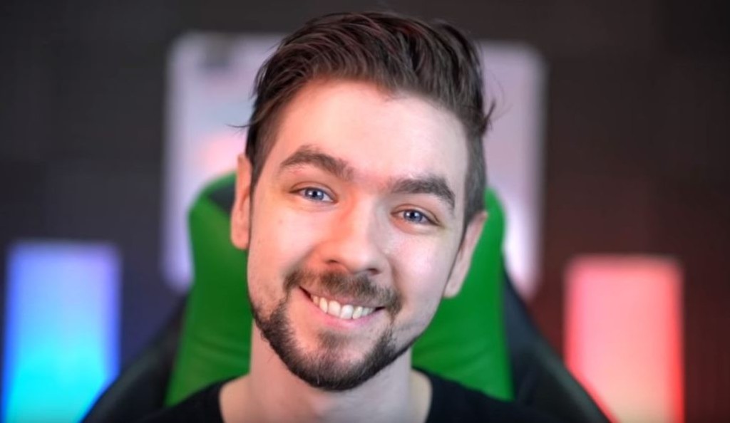 The "Green Hair" Era and Rapid Ascent (2015, 2018)