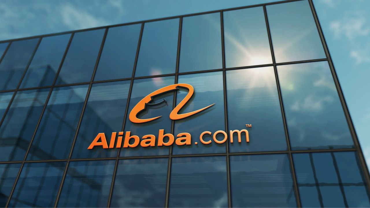 The 'Small Packet' Loophole: Exploiting De Minimis Thresholds to Bypass Customs